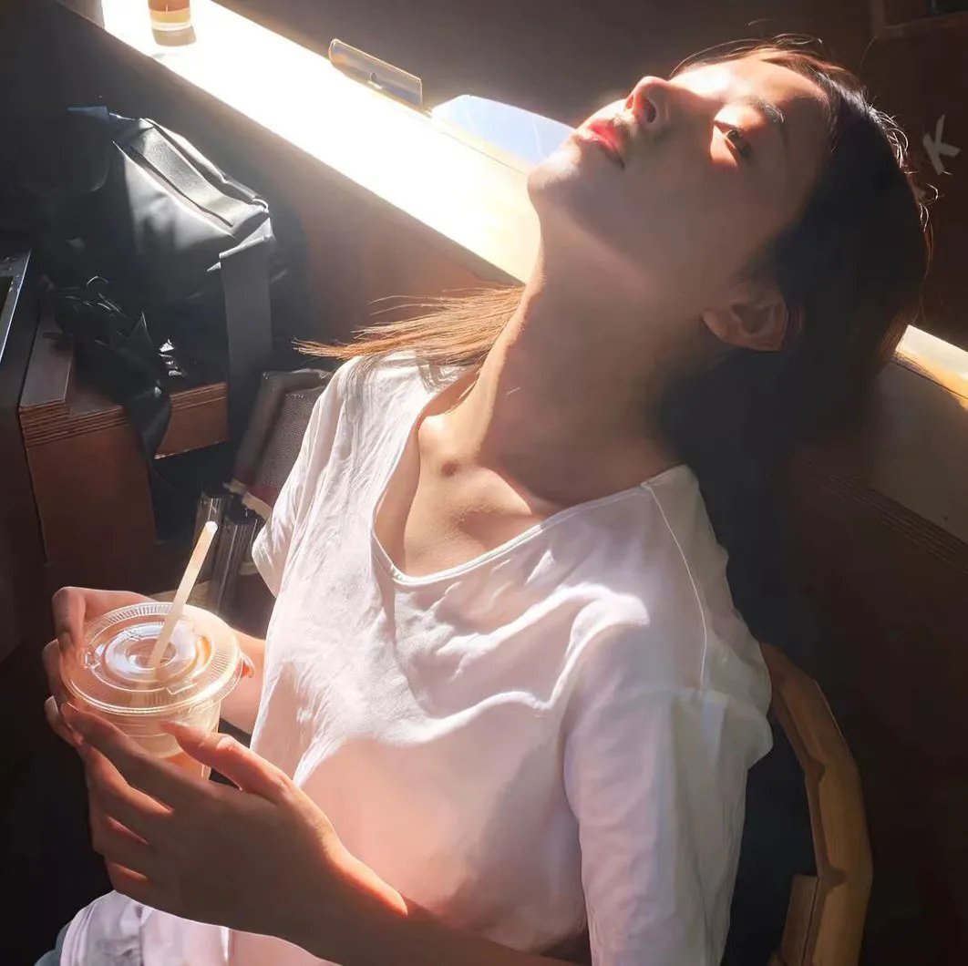 地球外少年少女 海报